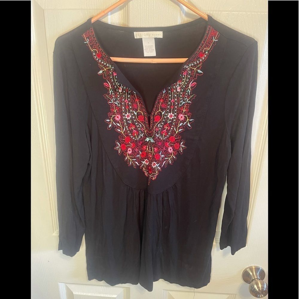Embroidered hippie black top sz L
